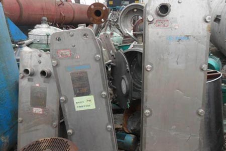 郑州金水大石桥厂线-平台冷柜-化工设备废品回收